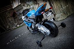 elektromos kisauto BMW S 1000 RR hatul-kit..jpg